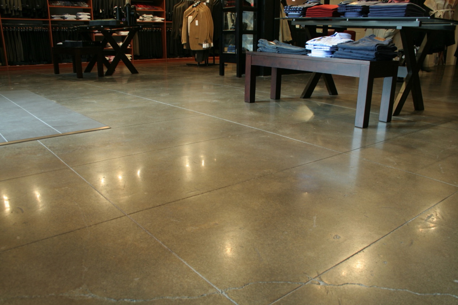 Selected commercial retail floor extracted from Canon raw file.