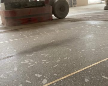 Resin Bond diamonds polish the floor to the desired sheen.  This can require anywhere from two to five passes depending on the desired finish. The number of polishing passes willl determine if the floor is matte, light sheen, or high gloss.